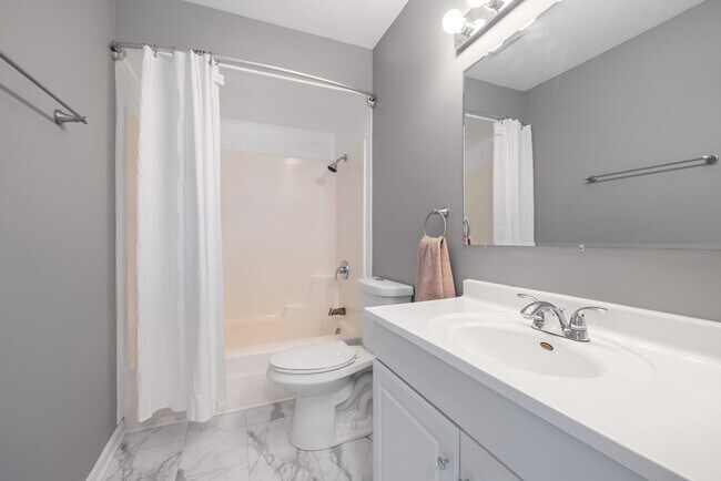 Building Photo - 462 Degas Cir