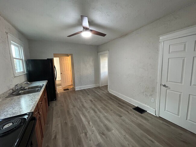 Building Photo - Newly Updated 3 bedroom 1.5 Bath in Cheviot