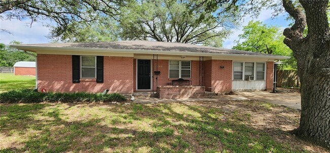 Primary Photo - 1209 Haines Dr