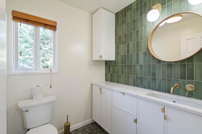 Building Photo - 13745 Cameo Ct