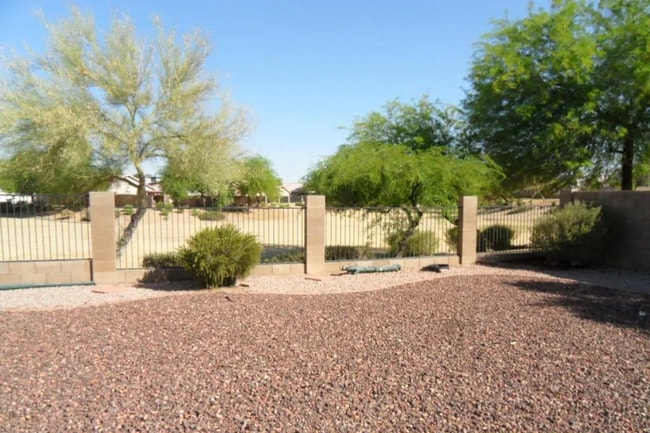 Building Photo - 8362 W Minnezona Ave