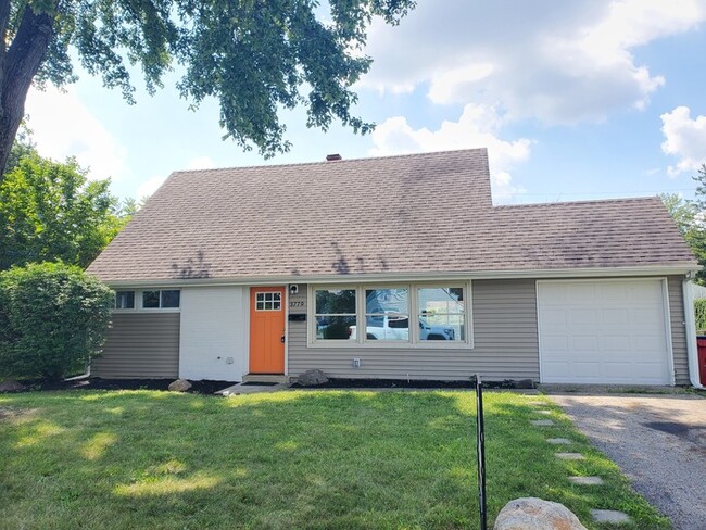 Primary Photo - Beautiful Remodeled Home in Grove City