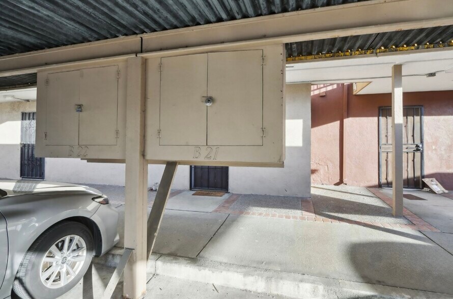 Building Photo - 38455 Bronson St