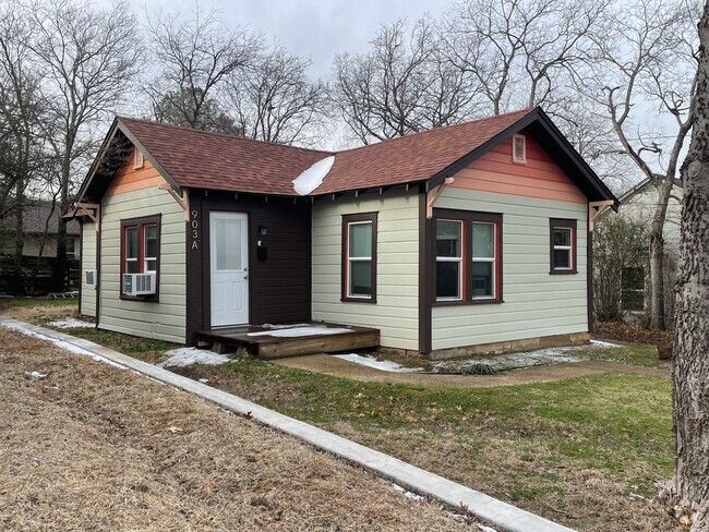 Building Photo - 903 Haynes Street