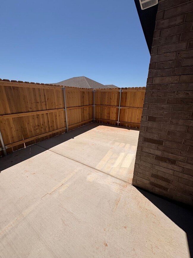 Building Photo - Stunning New 3/2 Townhomes