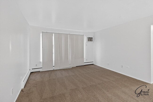 Building Photo - 22330 W Warren Ave