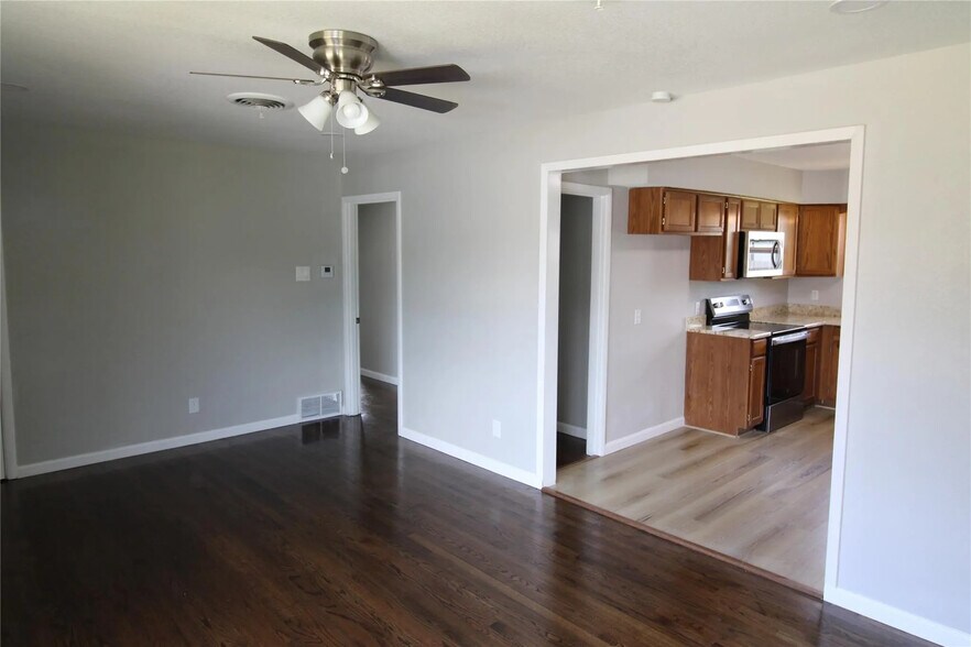 Building Photo - 1727 Waldrop St