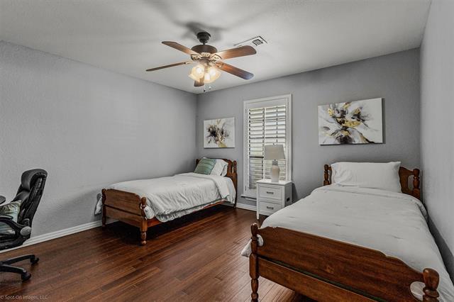 Building Photo - 1531 Pickwick Ln