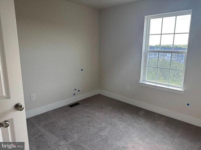 Building Photo - 7730 Meander Ct S