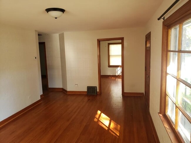 Building Photo - 405 Jackson St