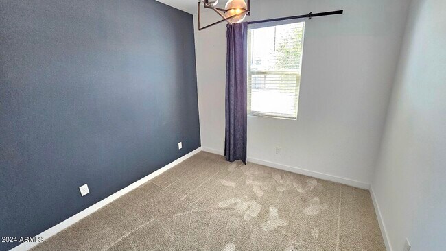 Building Photo - 32029 N 123rd Ln