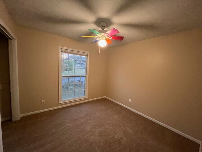 Building Photo - Charming Brick Home Located off of Moon Ro...