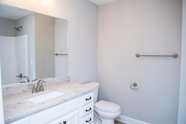 Building Photo - Bellingham Cove Townhome!