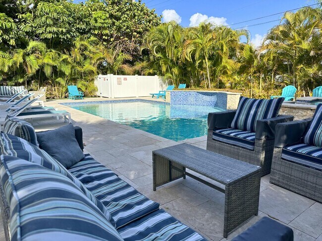 Building Photo - 1236 Beach Rd