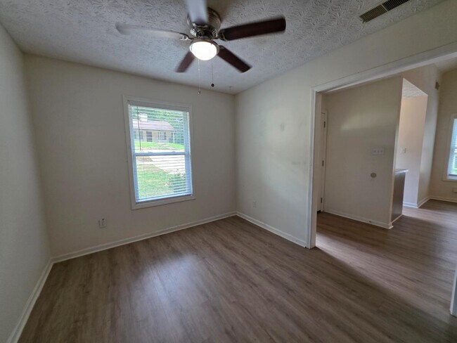 Building Photo - 452 Booth Cir SW
