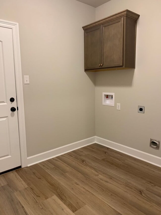 Building Photo - 3BD/2BA House for Lease - Nickens Lake Sub...
