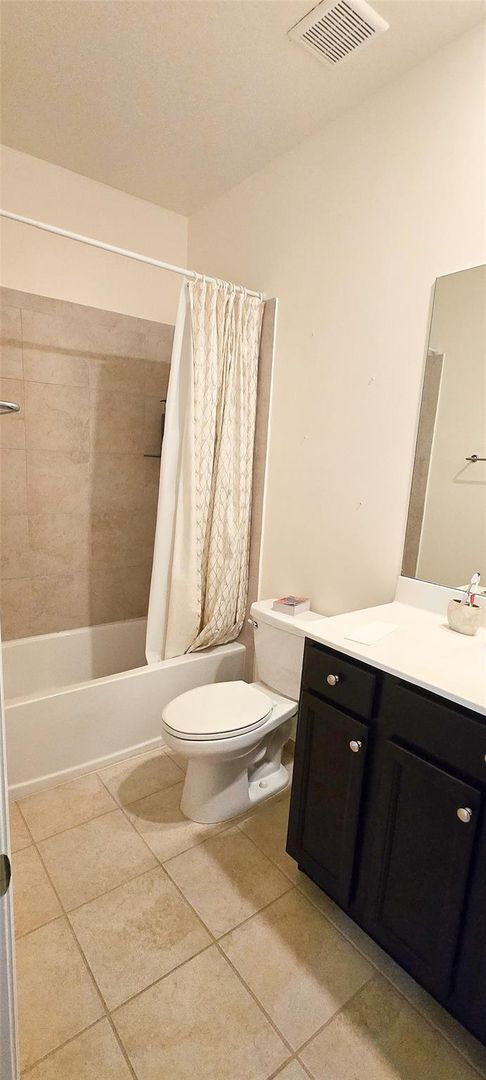 Building Photo - 315 NE 208th Terrace