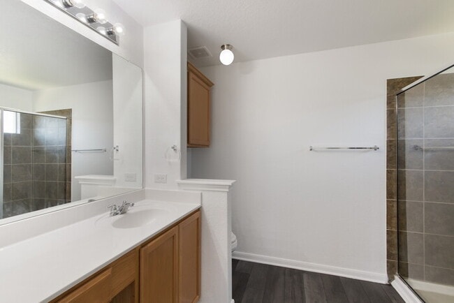 Building Photo - Beautiful 3 BR/2 bath home in Avery Park ready for immediate move in!