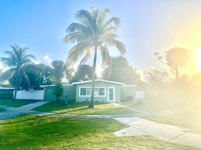 Building Photo - 768 Orchid Dr