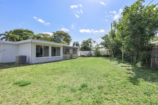 Building Photo - 2160 NE 53rd St