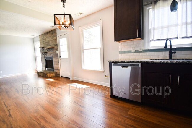 Building Photo - 2209 Rustic Trail