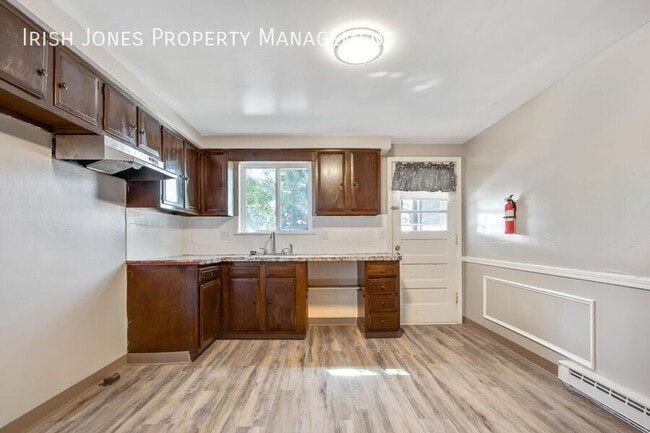 Building Photo - 5700 Glendale Dr