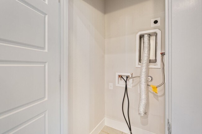 Building Photo - Beautiful Crestview Station Home with Garage & Covered Patio