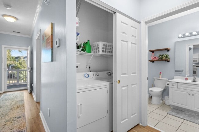 Building Photo - Spacious 3BR Condo in Gated Ocean Keyes