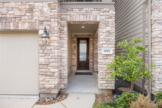 Building Photo - 8911 Wind Springs Dr