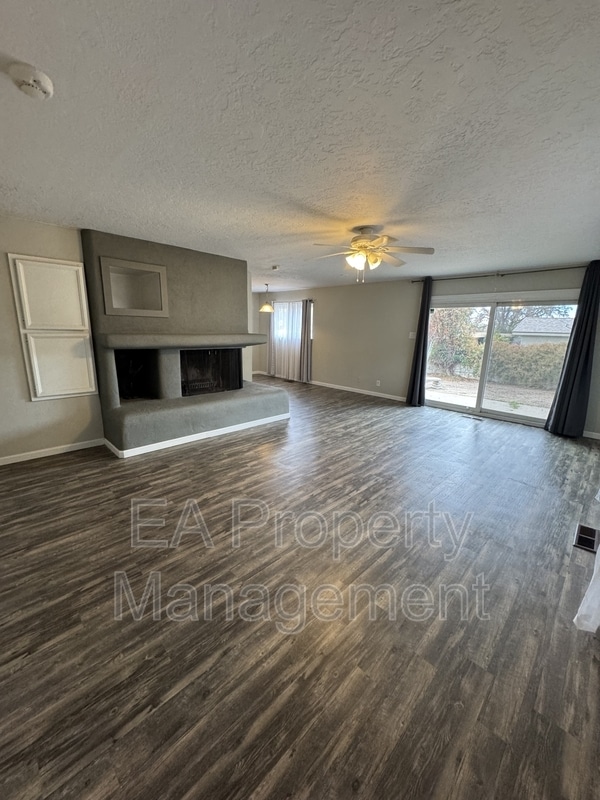 Building Photo - 1417 Dorothy St NE