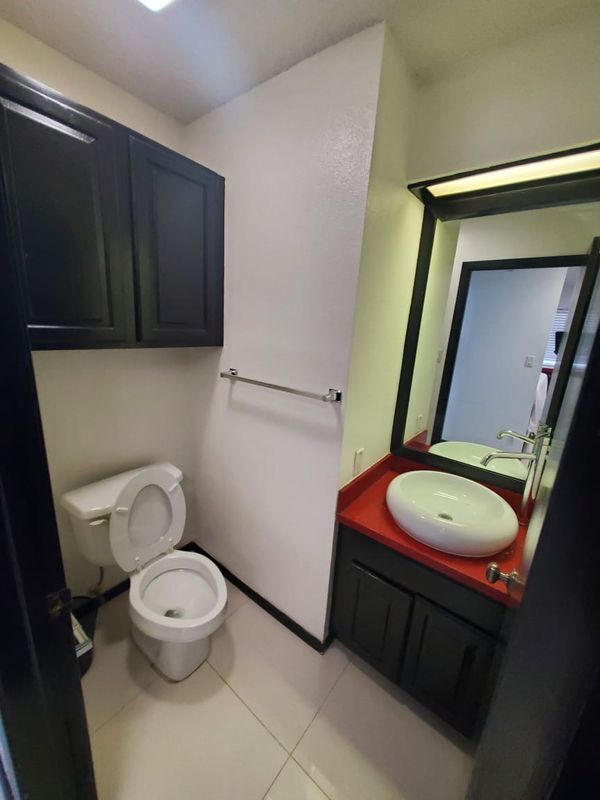 Building Photo - 120 Sunflower Ave