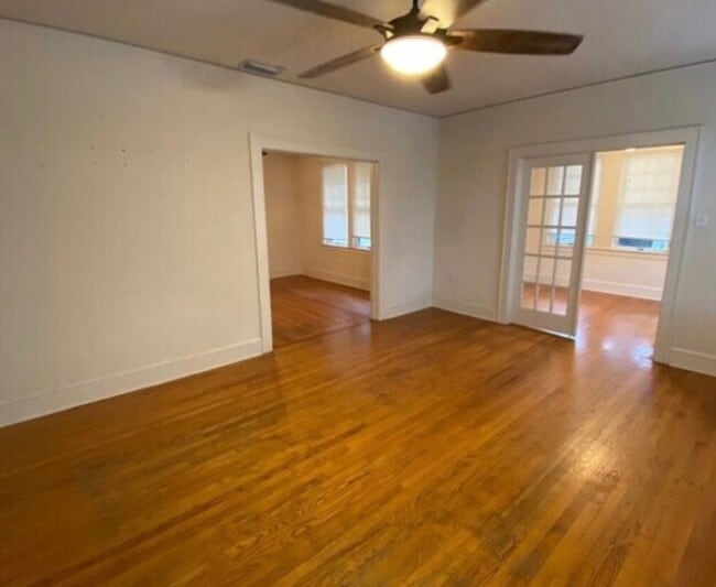 Building Photo - 2839 St Johns Ave