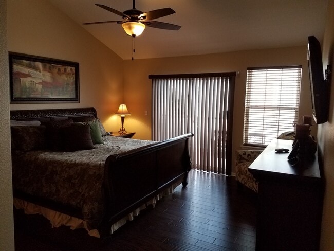 Building Photo - 9484 Southern Hills Cir.