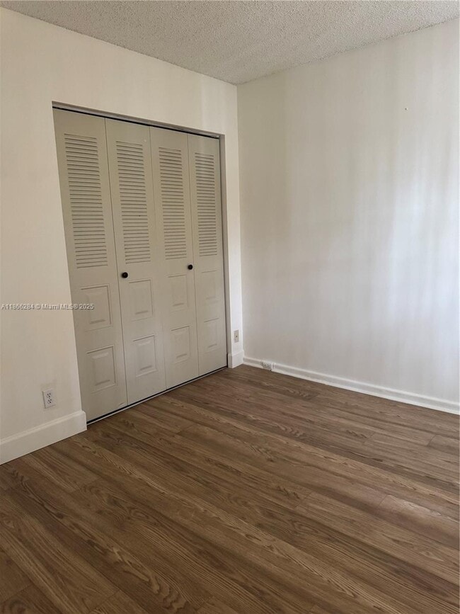 Building Photo - 13101 SW 11th Ct