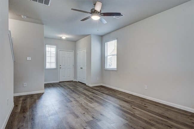 Building Photo - 5011 Blue Jacaranda Wy