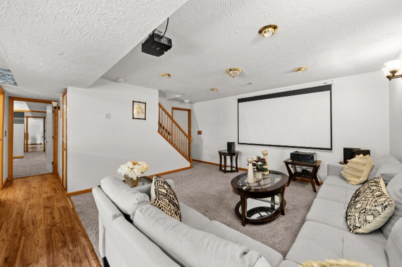 Building Photo - 13810 Mapledale Ave