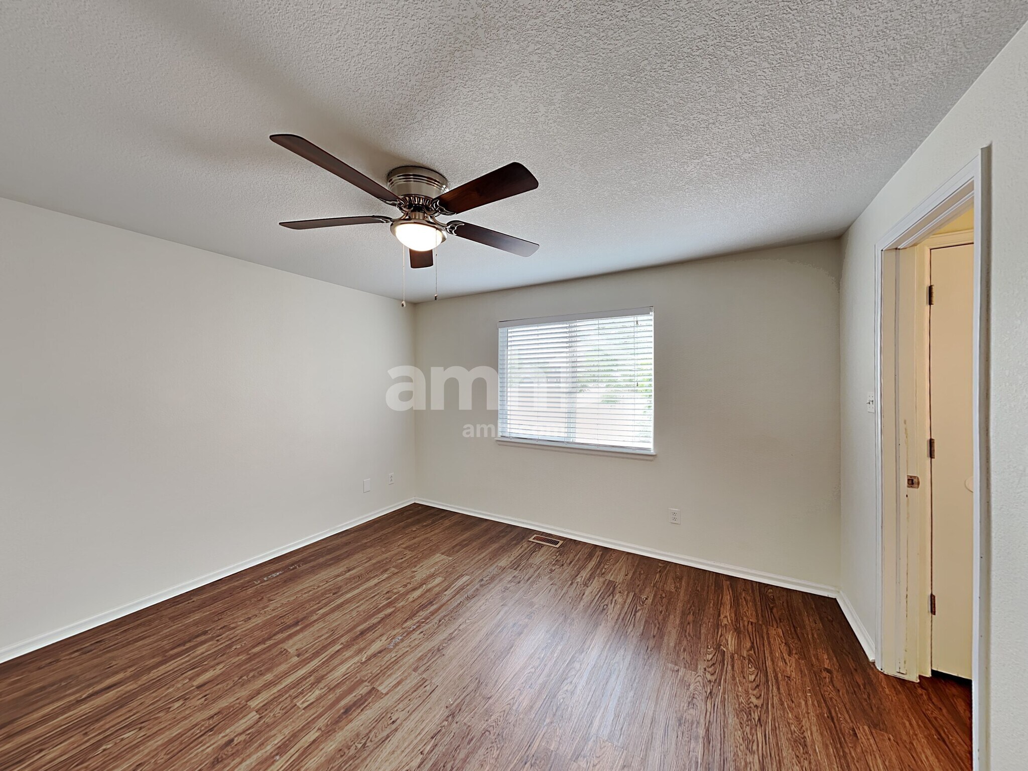 Building Photo - 11260 Jamaica St