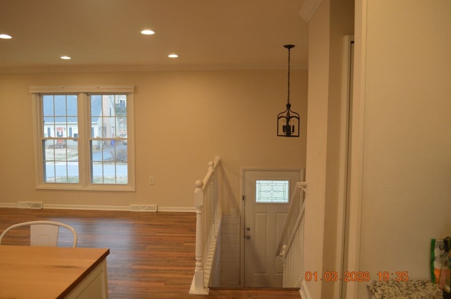 Building Photo - 1636 Gibbons Rd