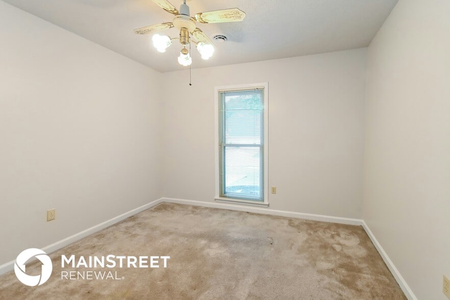 Building Photo - 4415 Richmond Cir S