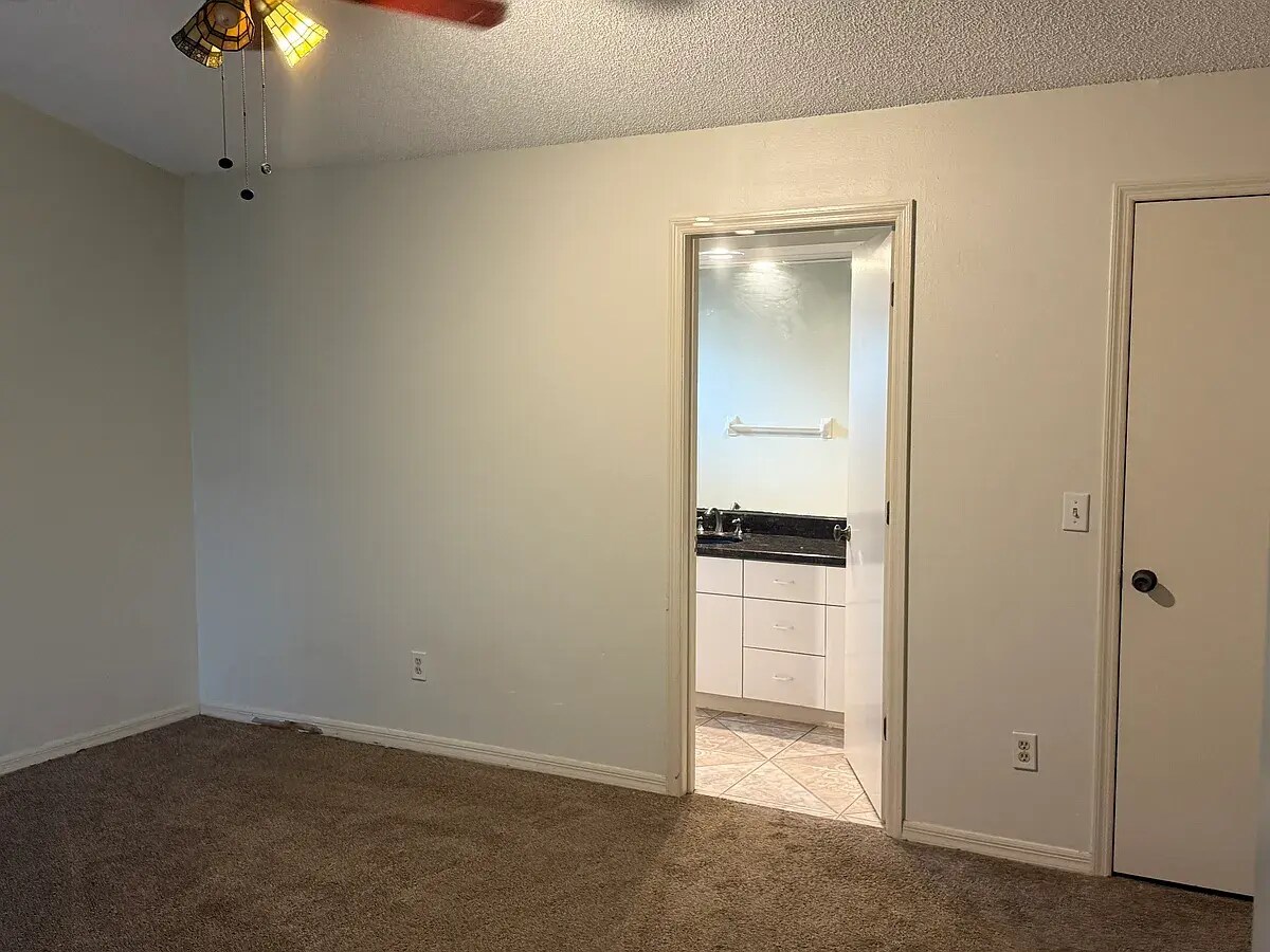 Building Photo - 2010 Chelam Way