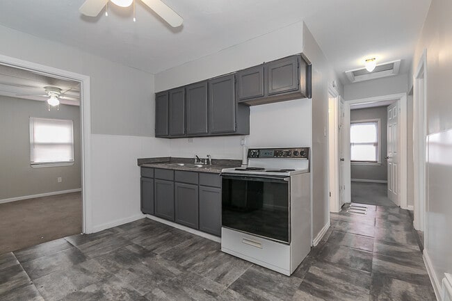 Building Photo - 6101 Wulff Dr