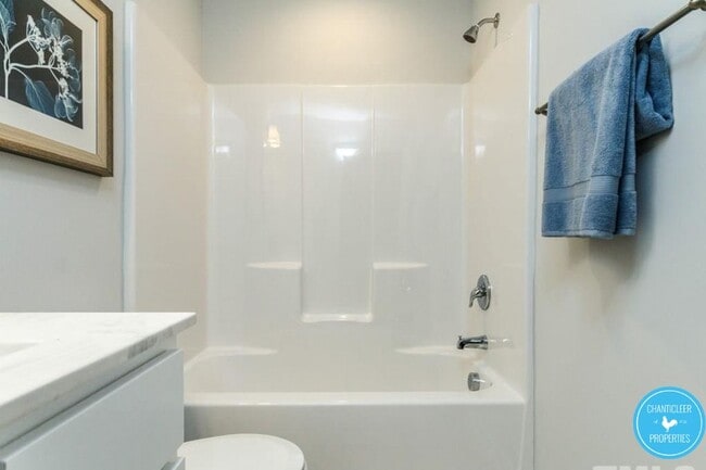 Building Photo - 3322 Tracer Dr