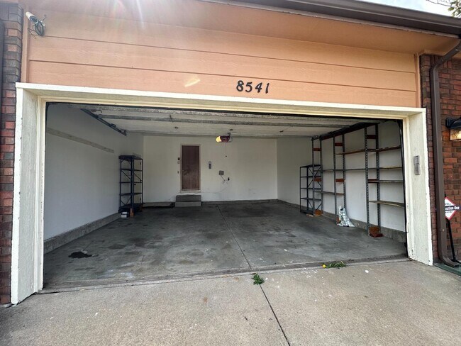 Building Photo - 8541 E Mount Vernon St