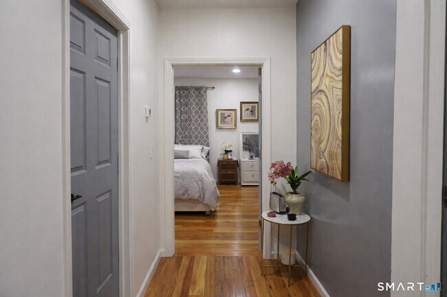 Building Photo - 171 Pequonnock St