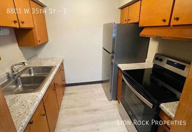 Primary Photo - 8801 W 35th St