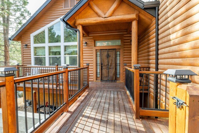 Building Photo - Stunning 4-Bedroom Home with Amazing Views, EV Charger & Solar in Big Bear!