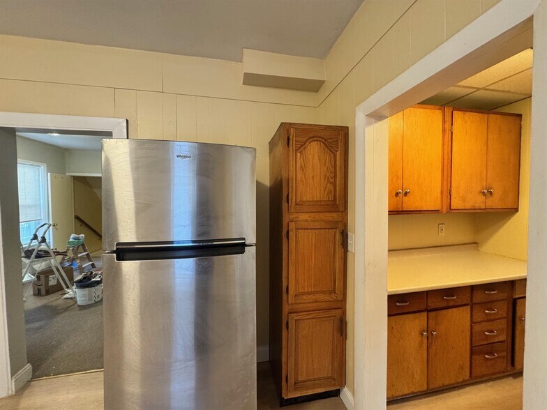 Building Photo - 115 Elm St