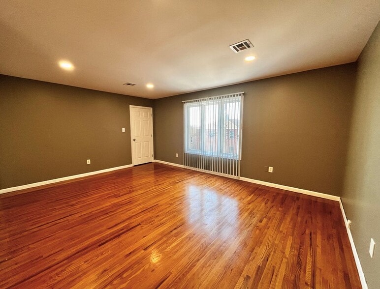 Building Photo - 7100 Durham Ave