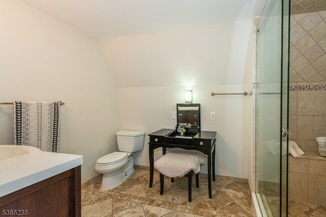 Building Photo - 207 Hillside Ave
