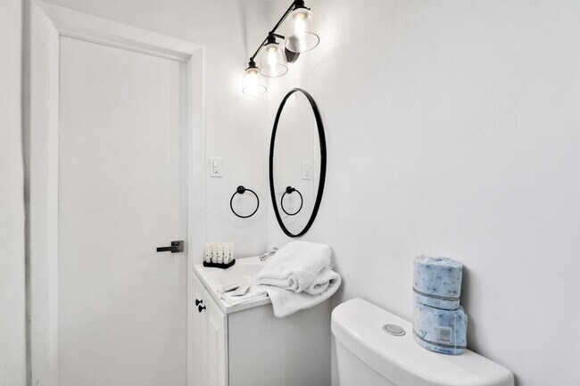 Building Photo - 6540 Park St